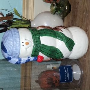 Vintage st Nicholas ceramic cookie jar compartment